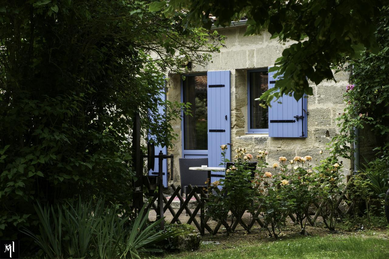 Chambres D'Hotes Les Delices De La Roche Louresse-Rochemenier Exterior foto
